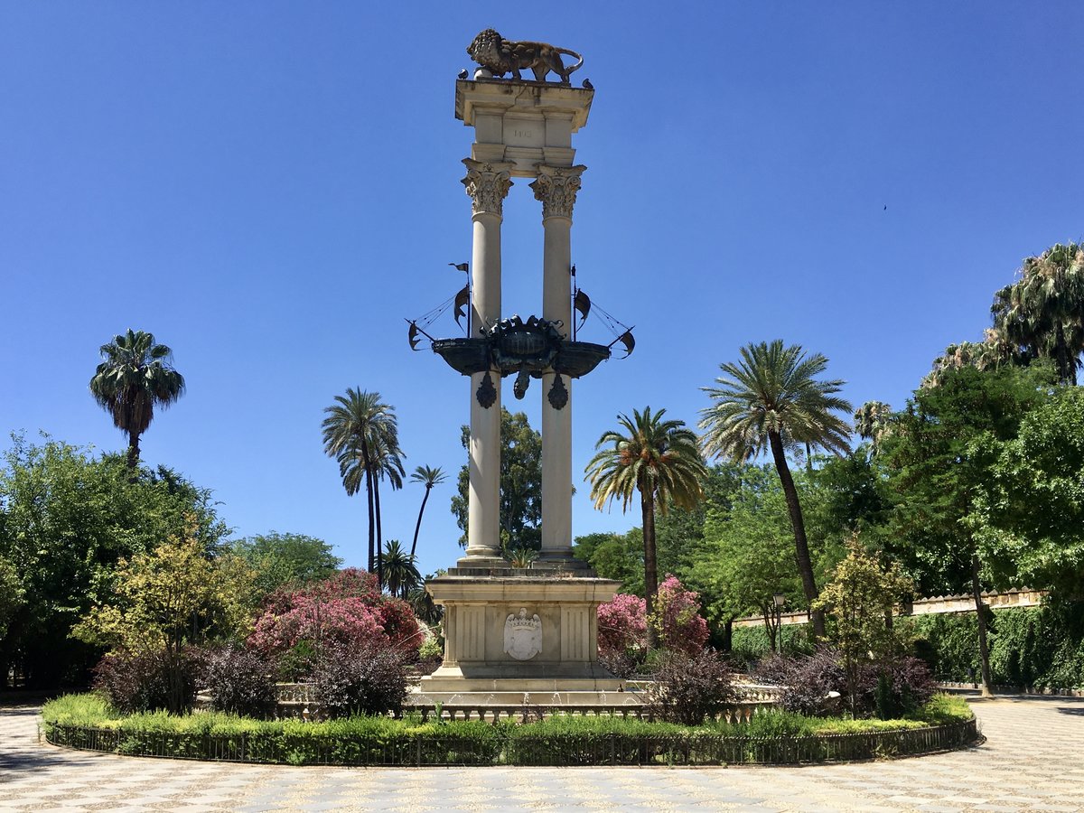 Murillo Gärten in Sevilla mit Denkmal zu Ehren von Christoph Kolumbus