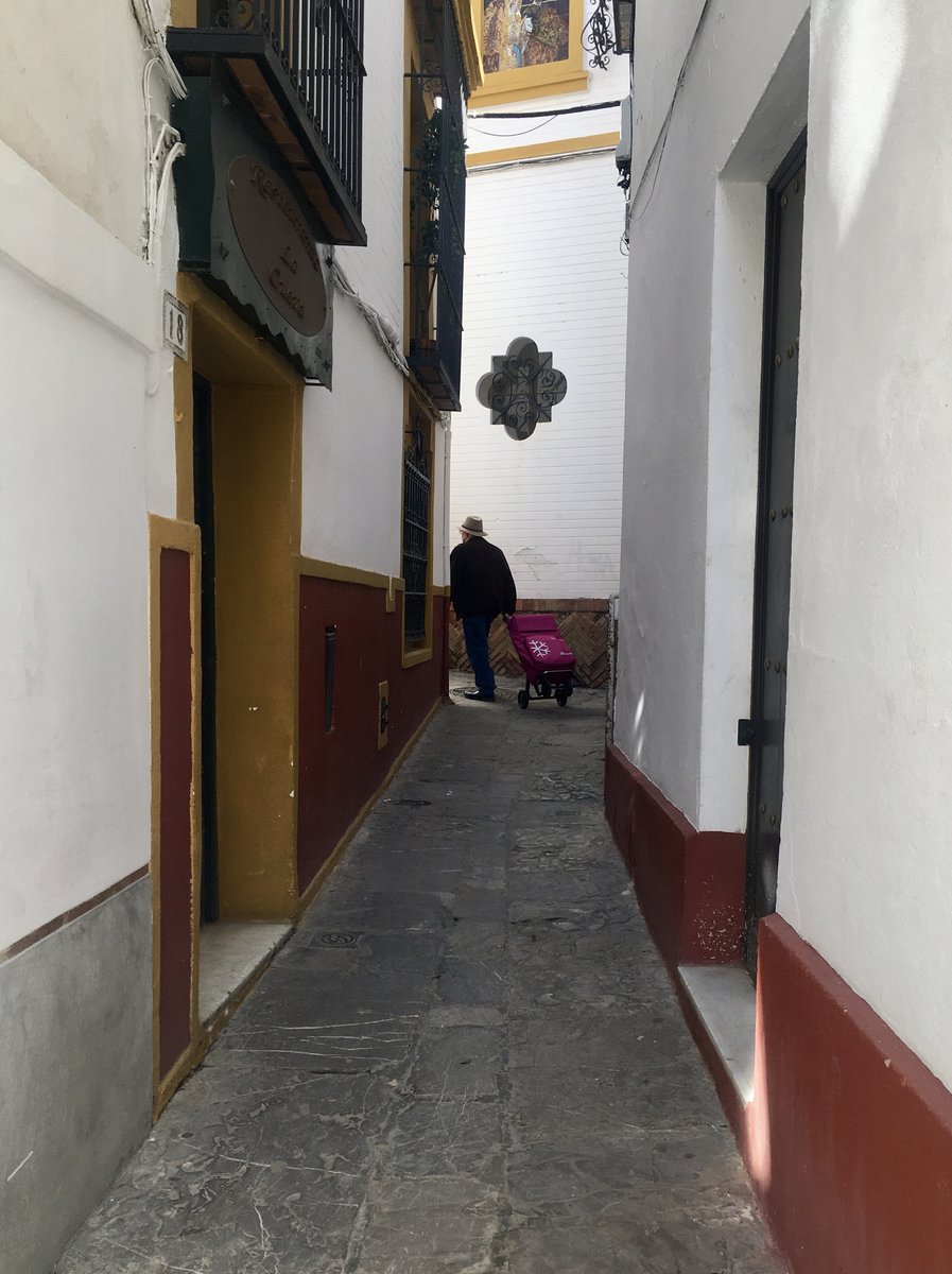 Gasse im Barrio Santa Cruz, Sevilla