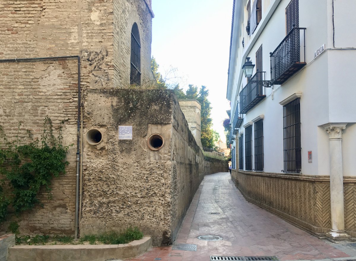 Callejon del Agua, Sevilla mit maurischer Wasserleitung